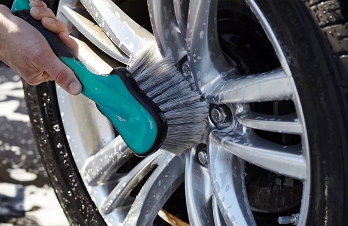 Conseils pour le nettoyage des jantes et des pneus de votre véhicule - GAVOT CAR CLEANING